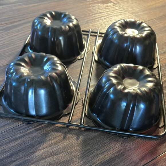 GLIC Commercial Quality Heavy Duty Carbon Steel Mini Bundt Cake Pan - Picture 3 of 8